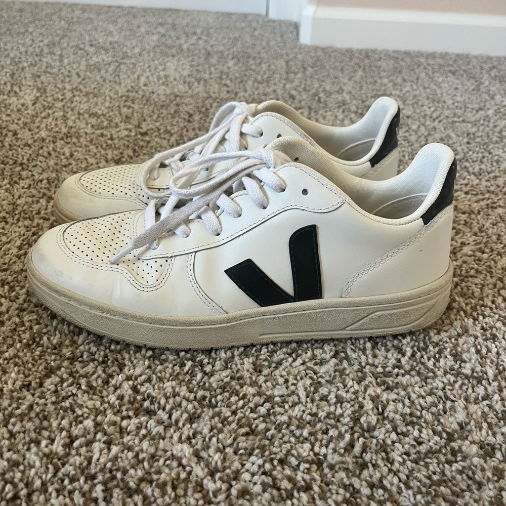 Veja v-10 in great condition